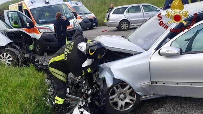 Grave incidente sulla via Pontina Vecchia: morte di una bambina di 8 anni