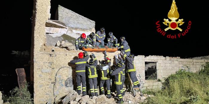 Tragedia a Nuoro: crollo mortale di un solaio