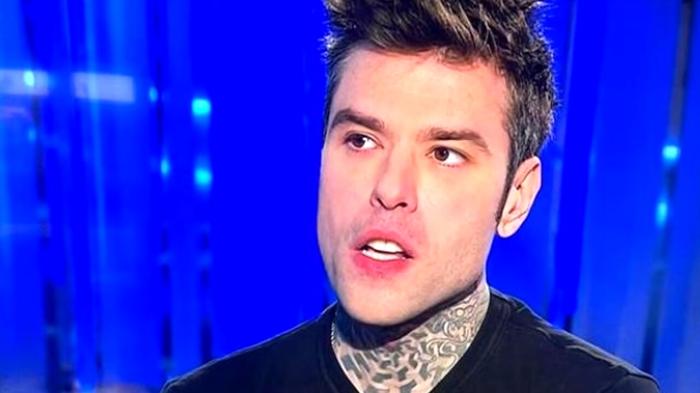 Fedez si commuove durante un’intervista a Belve: il racconto della separazione e l’amore per i figli