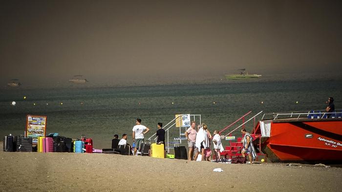 Vacanze gratuite per turisti evacuati da Rodi a causa degli incendi