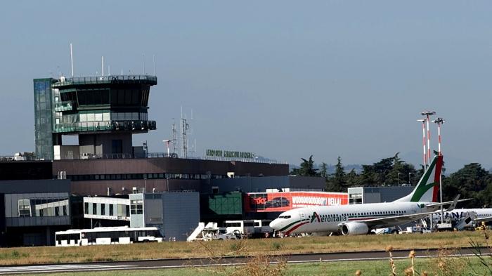 Emergenza all’aeroporto di Bologna: pistola trovata in valigia