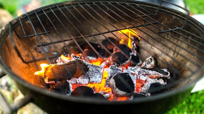 Tragedia a San Giorgio a Cremano: Donna muore in incendio da barbecue