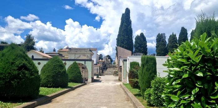 cimitero avellino foto avellinotoday