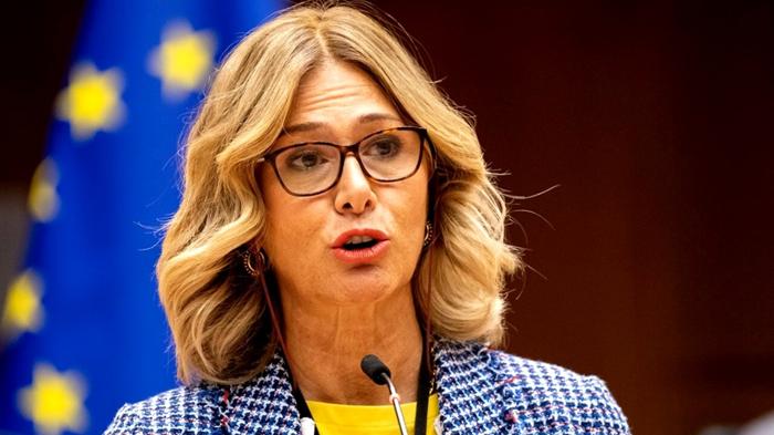 Francesca Donato: la controversa eurodeputata e la tragedia del marito