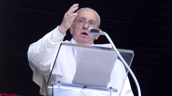 Papa Francesco chiarisce la polemica sulla ‘frociaggine’