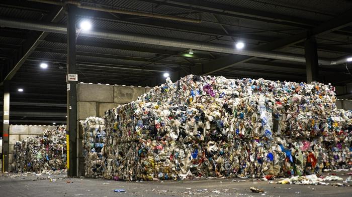 Italia sotto procedura di infrazione per direttiva plastica monouso