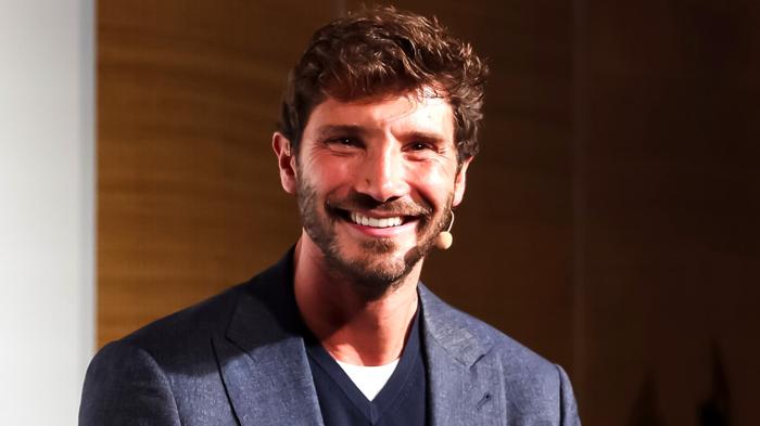 Stefano De Martino nuovo volto Rai: da Sanremo ad Affari Tuoi