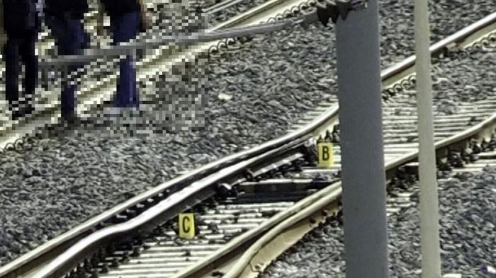 Tragedia nella stazione di Montesilvano: due persone travolte da un treno