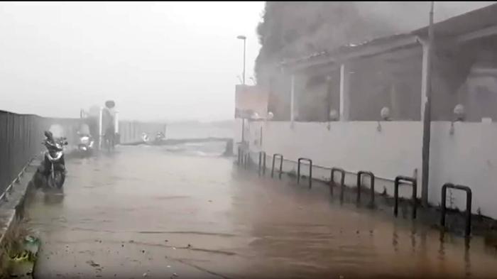 Emergenza a Castellammare di Stabia: Rottura conduttura d’acqua