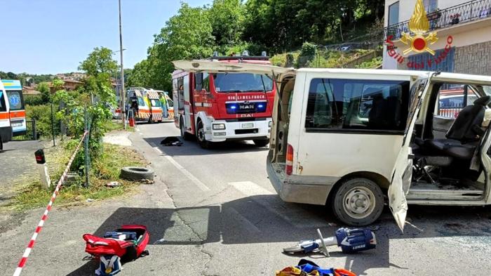 Grave incidente ad Arcidosso: otto feriti e intervento dell’elicottero Pegaso