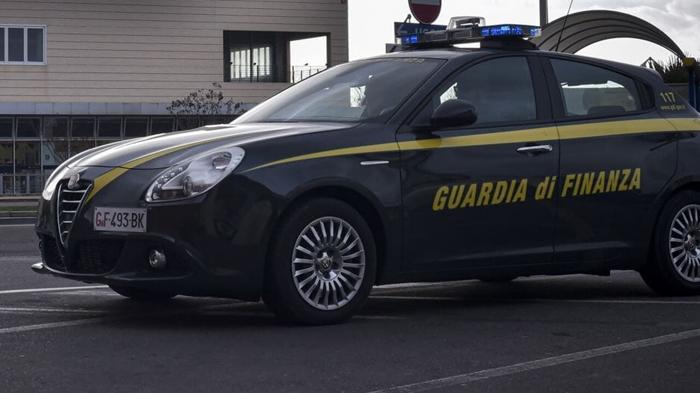 Medico di guardia del carcere di Parma scoperto in truffa