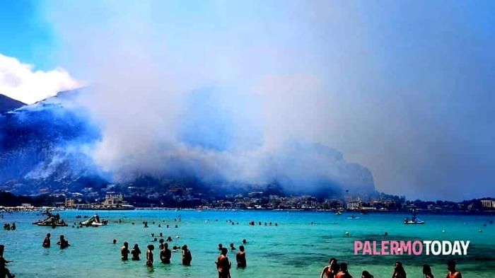 Arrestato giovane per vasto incendio a Capo Gallo