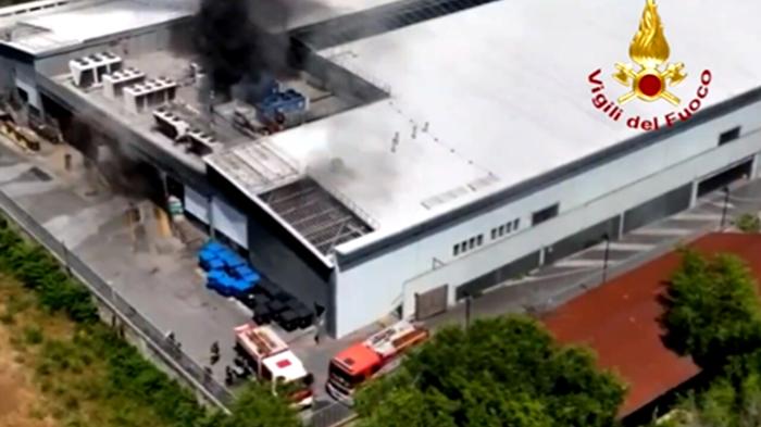 Incendio nel centro commerciale Esselunga di Sesto Fiorentino