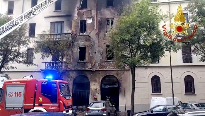 Incendio in via Fra Galgario - foto vigili del fuoco