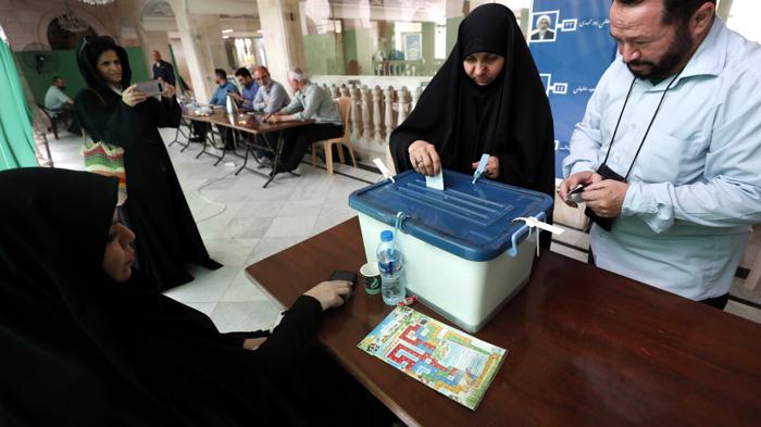 Elezioni presidenziali in Iran: bassa partecipazione e ballottaggio imminente
