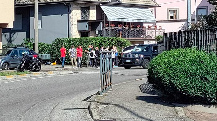 Incidente insolito a Ponte Zanano: Citroen vola sulla rotatoria