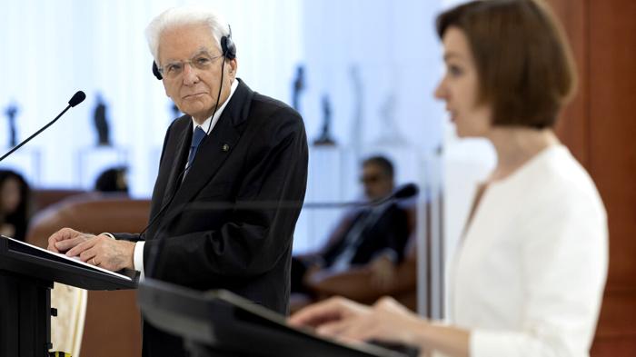 Mattarella avverte sulle fake news russe e il futuro dell’Unione Europea