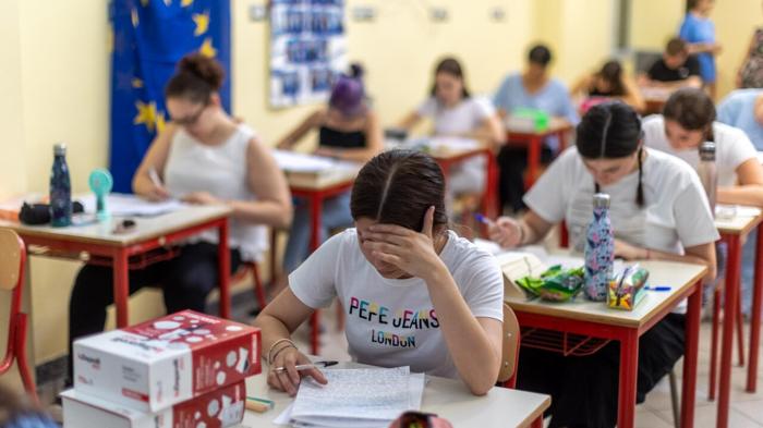 Rivolta al liceo Foscarini: studentesse coraggiose contro giudizi ingiusti