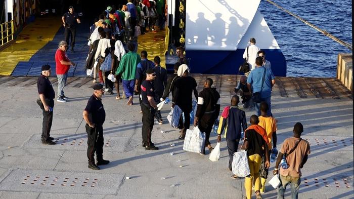 Costi e implicazioni dell’accordo Italia-Albania sui migranti in mare