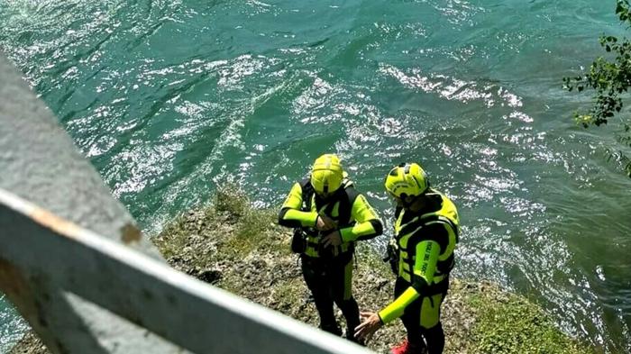 Operaio precipita nel fiume Adda: ore di angoscia per il salvataggio