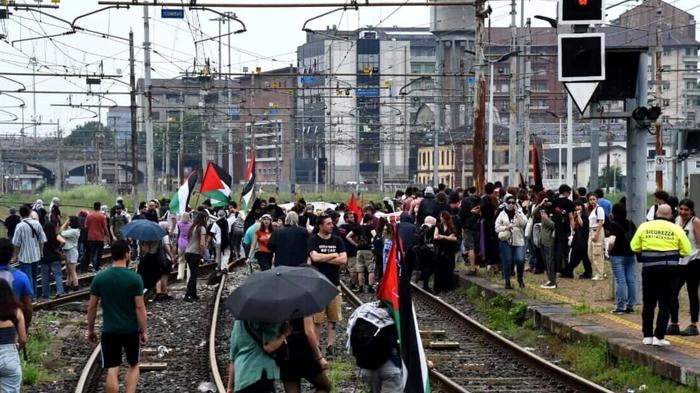 Protesta pro Palestina a Torino: ritardi ferroviari e vandalismo in città