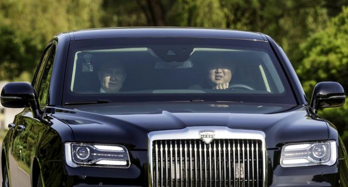 Putin e Kim a bordo della Aurus Senat Limousine L700 (Foto LaPresse)