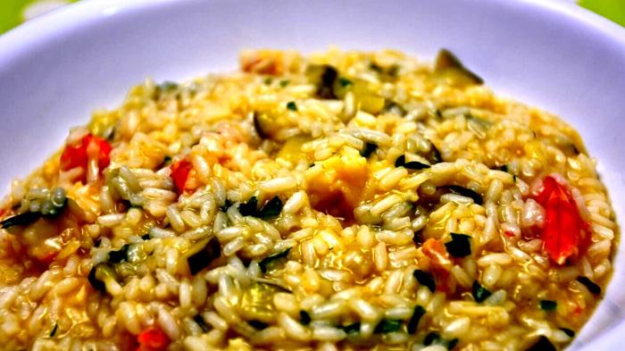 Sotto accusa un risotto servito alla mensa (foto d'archivio - Pixabay)