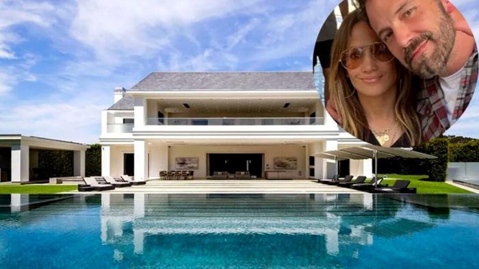 Jennifer Lopez e Ben Affleck mettono in vendita la loro lussuosa villa a Beverly Hills