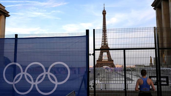 Atleti russi alle Olimpiadi di Parigi: legami con l’esercito di Mosca e controversie