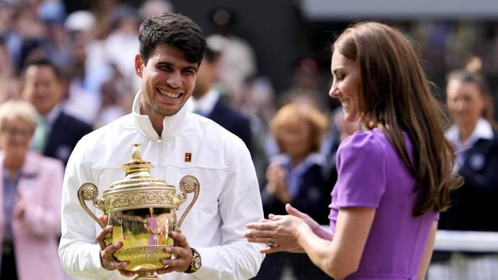 Carlos Alcaraz trionfa a Wimbledon 2024