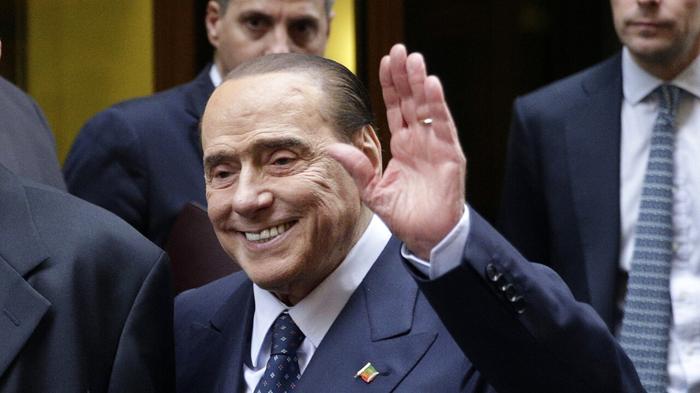 Aeroporto di Malpensa intitolato a Silvio Berlusconi: polemiche e approvazioni