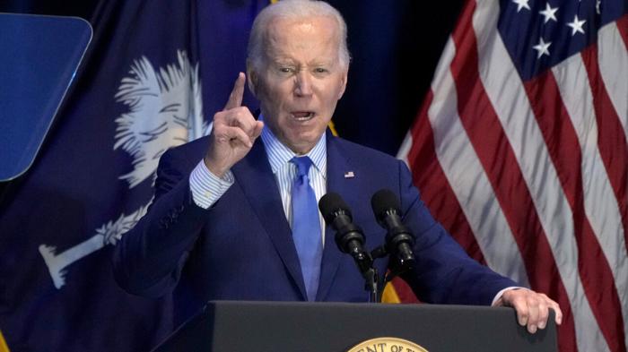 Biden critica la Corte Suprema per l’immunità a Trump