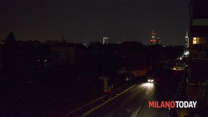 Blackout a Milano: Emergenza Elettrica e Disagi in Città