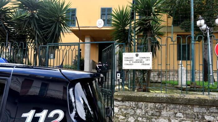 Giovane vittima di violenza familiare in provincia di Palermo