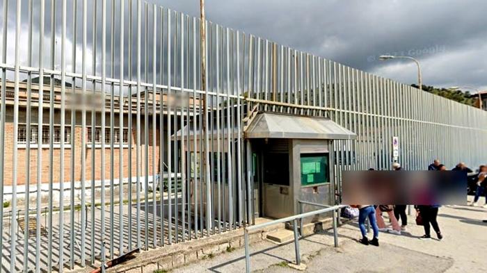 Omicidio nel carcere di Salerno: violenza e criticità nel sistema penitenziario italiano