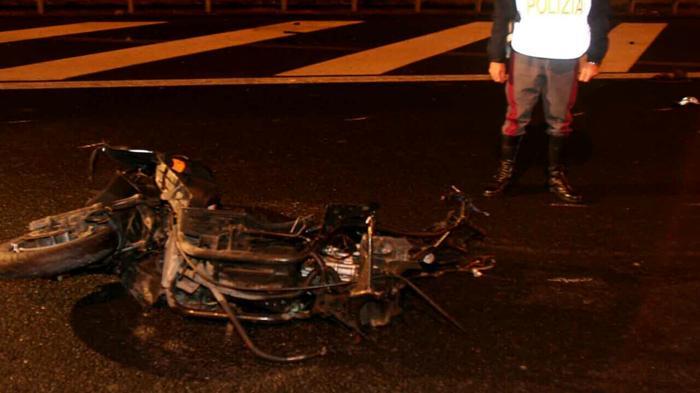 Tragedia a Cori: Incidente Mortale tra Moto e Scooter