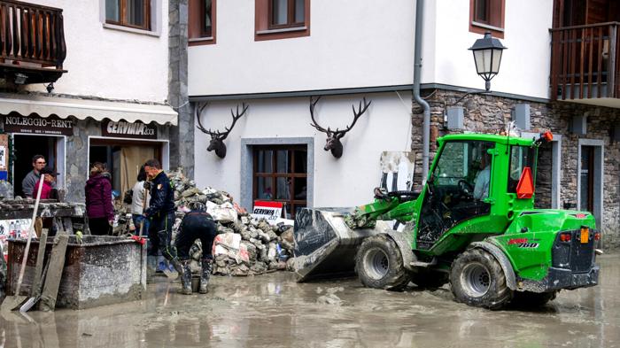 Emergenza maltempo in Italia: critiche al governo per gestione risorse e assicurazioni