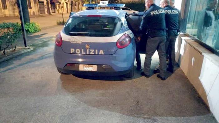 Arrestato giovane per violenza sessuale in discoteca a Pontedera