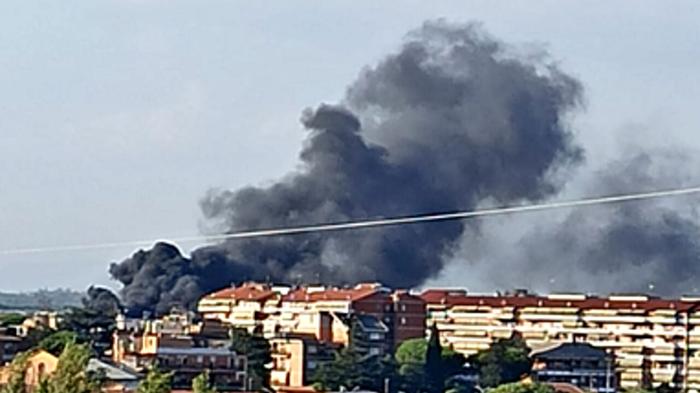 Incendio al parcheggio del carcere di Rebibbia: criticità e precarietà delle condizioni carcerarie in Italia