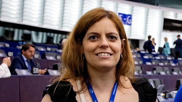 Ilaria Salis: Il Debutto Polemico come Parlamentare Europea