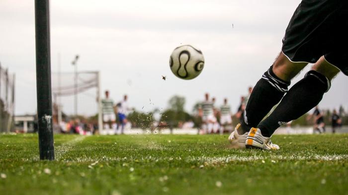 Il Mistero dello Sputo nel Calcio: Fisiologia e Strategie