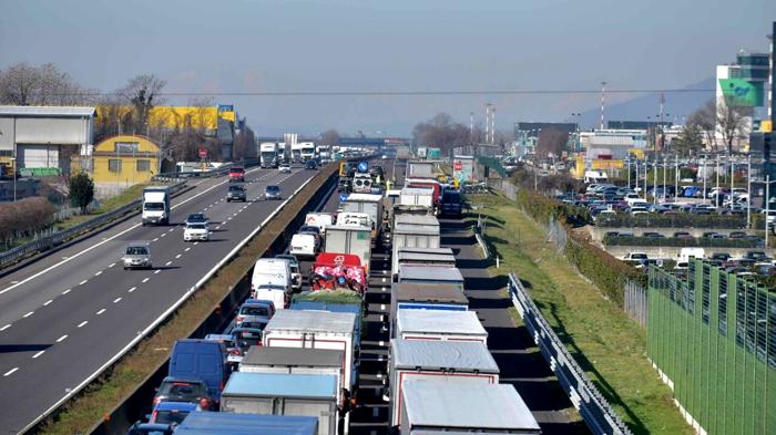 Traffico estivo in Italia: previsioni e criticità