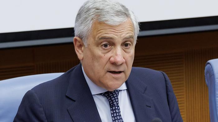 Antonio Tajani: Strategie e Polemiche nel Centrodestra