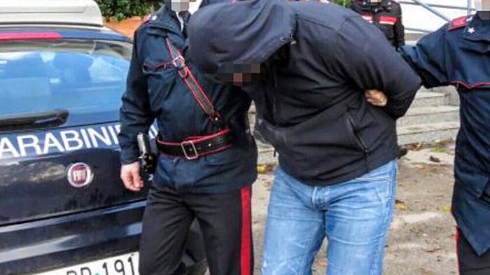 Arrestato ragazzo per aggressione ex compagna a Vigevano