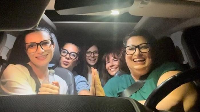 Laura Pausini e le sue amiche: un legame che sfida il tempo