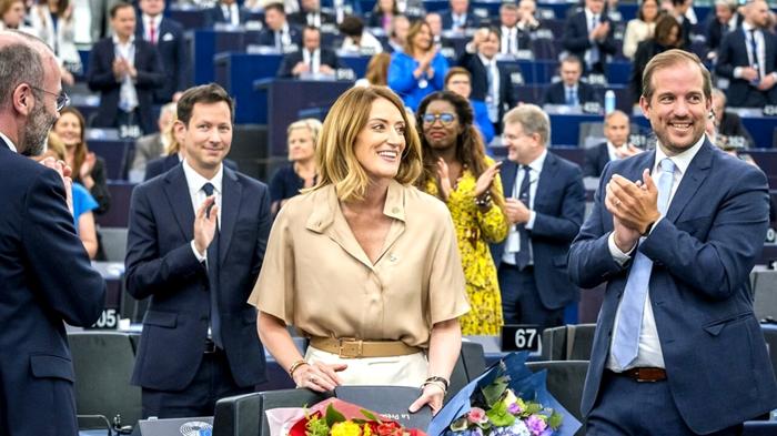 Polemiche a Bruxelles: la nomina del cognato di Roberta Metsola