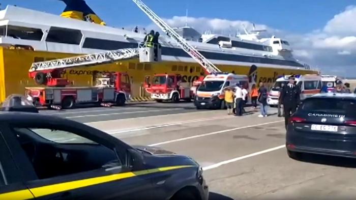 Incendio a bordo: evacuati 300 passeggeri su traghetto per l’Isola d’Elba