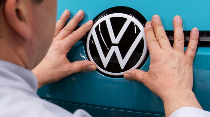 Volkswagen annuncia possibili chiusure di stabilimenti in Germania