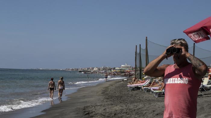 Bagnino multato per salvataggio eroico