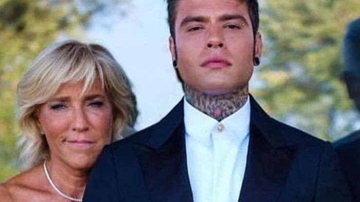 La curiosa richiesta della mamma di Fedez su Instagram